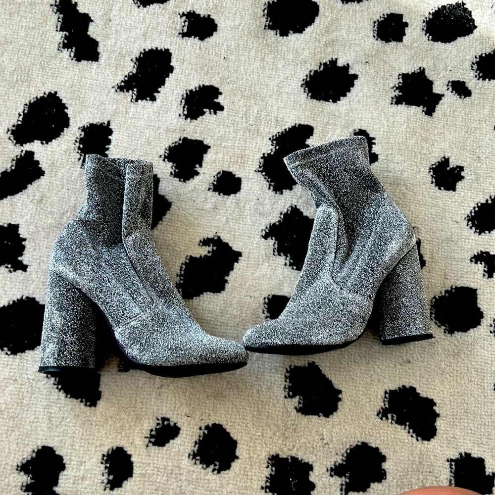 Steve Madden Garrick booties size 7.5